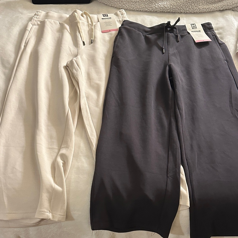 Women’s Cropped Cream and Black Pant